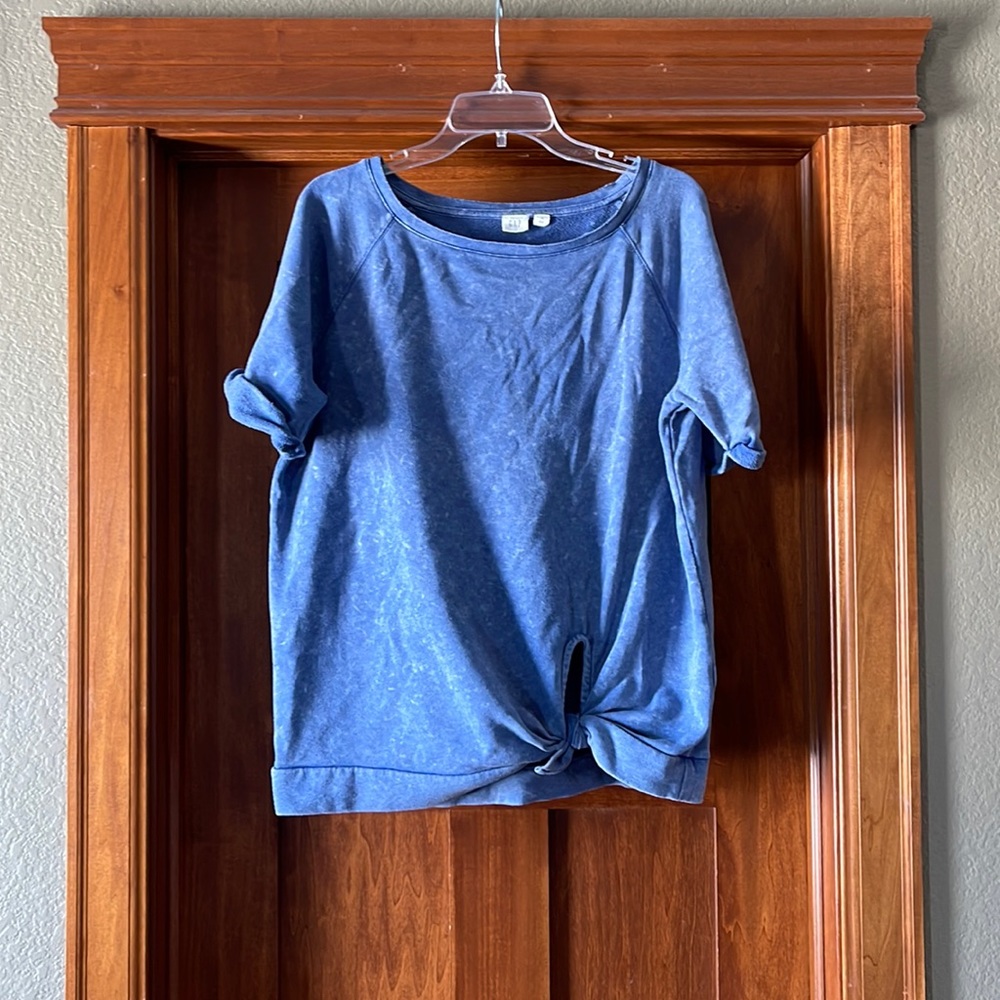 Gap top size medium.